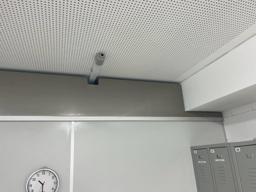 Edelstahl Spaltabdeckung - Umkleidekabinen