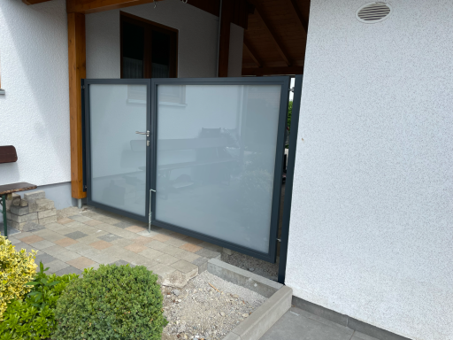 Toranlage Verzinkt / Pulverbeschichtet - mit Glasfüllung